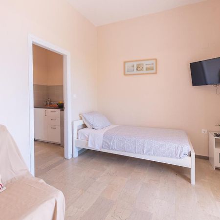 Eden Sea View Studios Mesongí Екстериор снимка