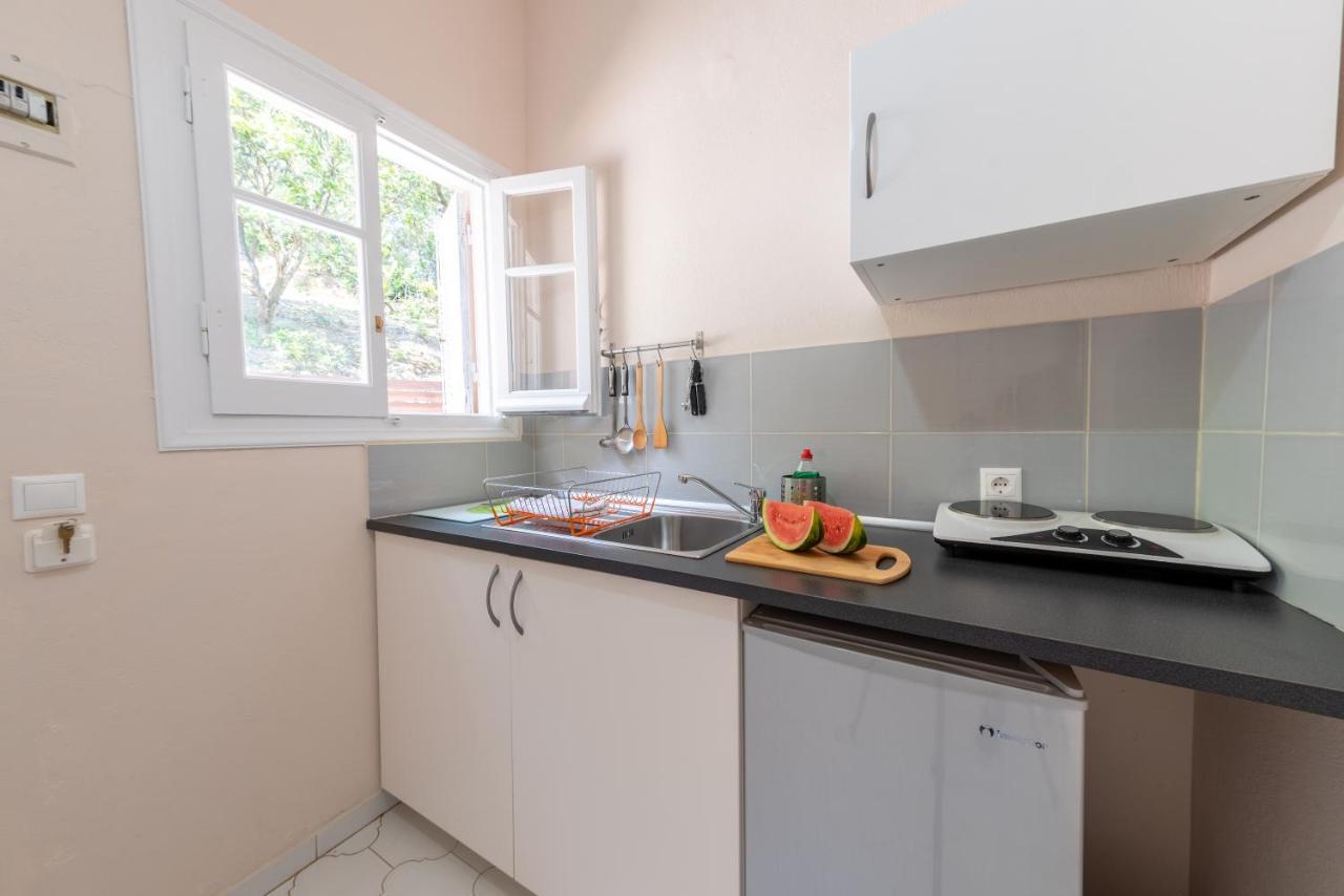 Eden Sea View Studios Mesongí Екстериор снимка